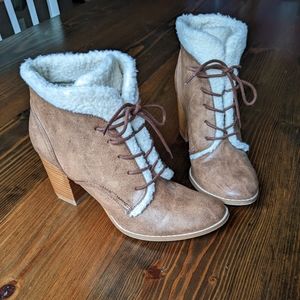 Restricted boots , size 9